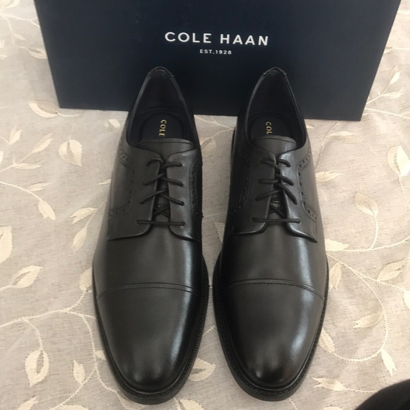 COLE HAAN Buckland Cap Toe Oxford - Picture 3 of 8